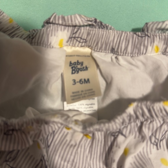 Charming Floral Set - Picture 2 of 2